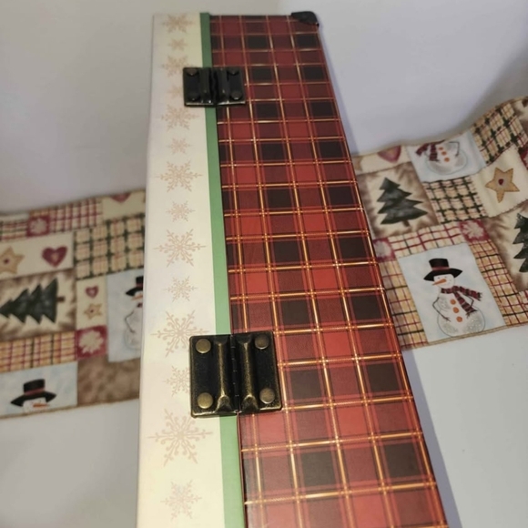 🎄140 Christmas Suitcase with Santa Design - Picture 3 of 9